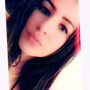 Meet your Posher, Javaria